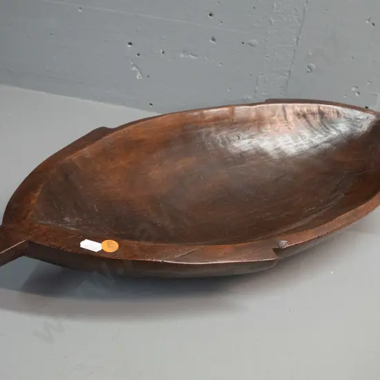 Melanesian carved timber ceremonial food serving bowl L-660 W-280
