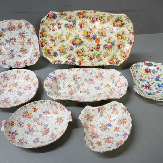 7 Royal Winton all-over-floral dishes - 5 pieces Eleanor, 1 Old Cottage Chintz, and an Evesham sandwich tray L-260 W-150