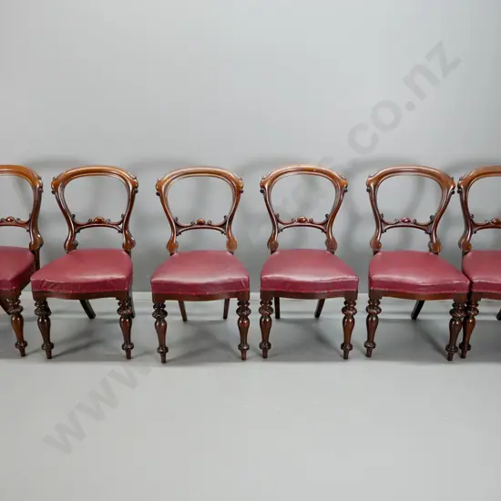 6 William IV walnut open-back dining chairs with carved crest and scroll work, turned front legs with egg and dart