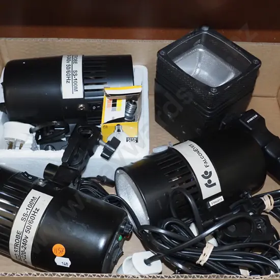 4 x small photo strobes (poor condition)