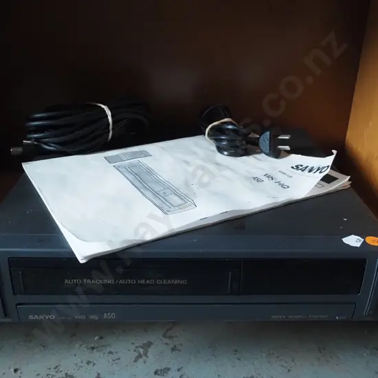 Sanyo video  cassette recorder with original instructions 