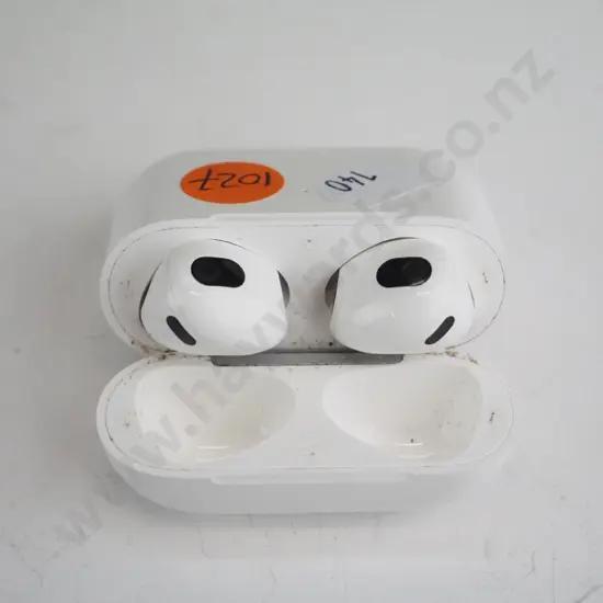 White Apple airpods