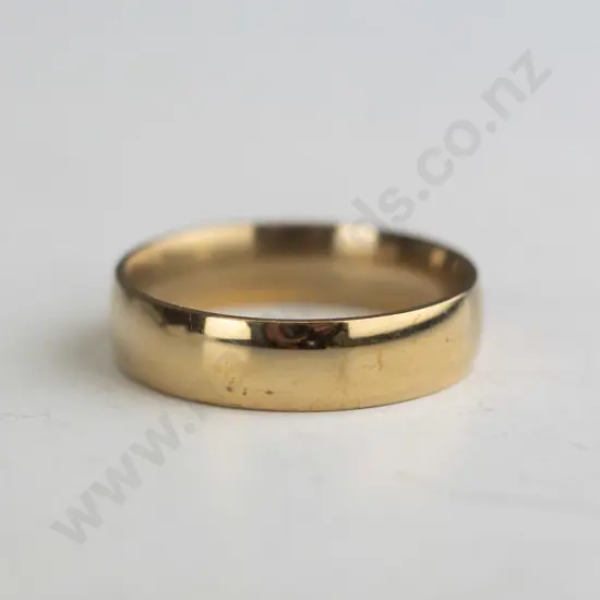 Mens Gold Wedding band