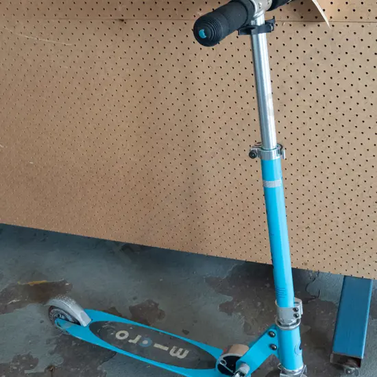 Micro blue scooter 