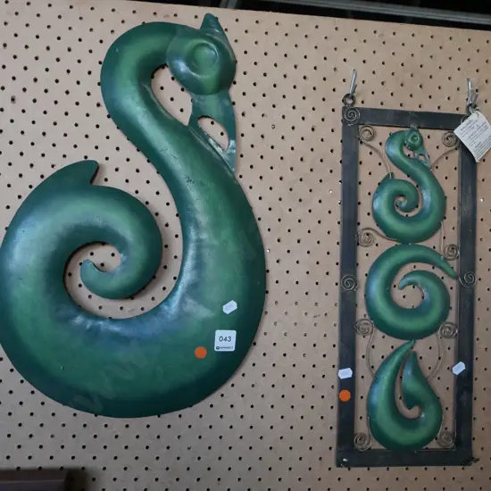 2x pressed tin koros