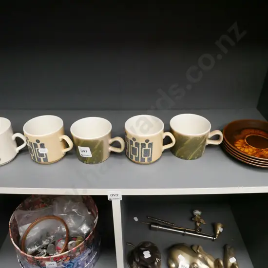 5x Crown Lynn cups, 4x saucers