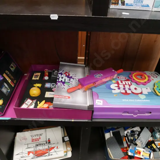 New World Little Shop collectables