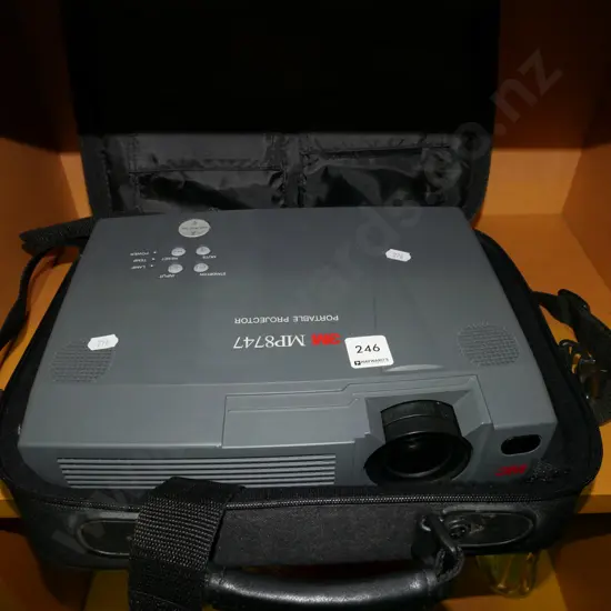 3M portable  projector