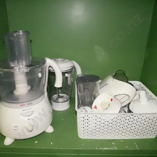 Kenwood Multi Pro kitchen whiz and accessories