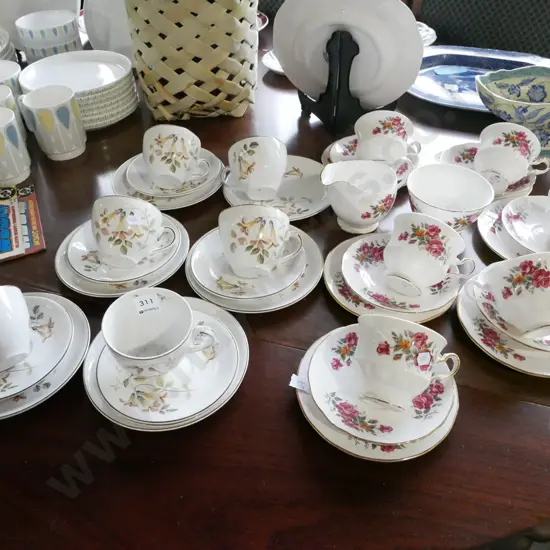 6x Meakin trios, 6x Queen Ann red rose trios, creamer sugar