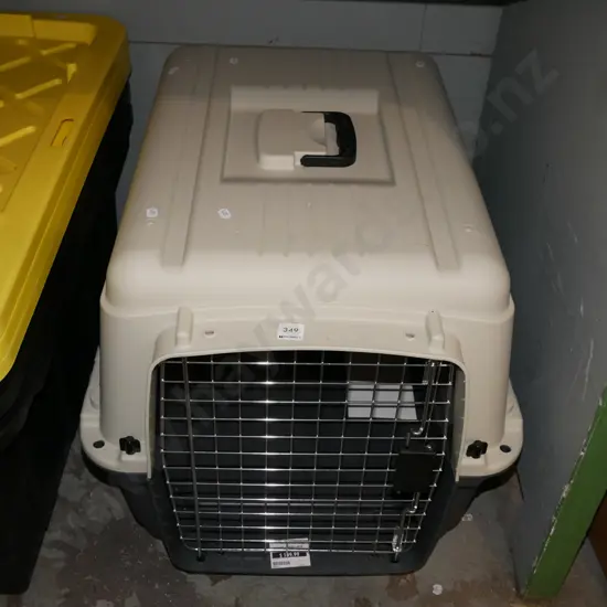 large plastic pet carrier H-470 W-690 D-510
