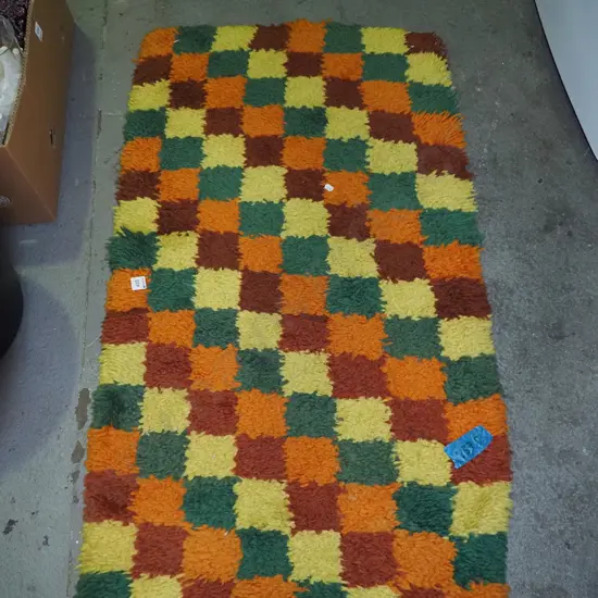 hand tufted wollen checked floor mat