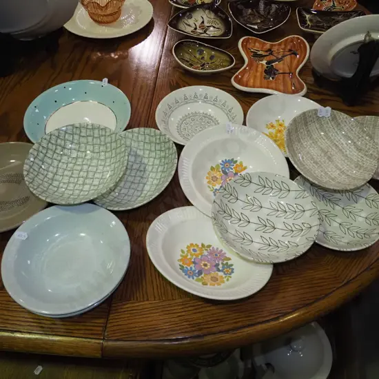 assorted Crown Lynn bowls