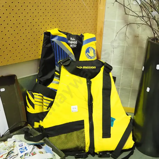 2x life jackets size Med-Large, size Medium