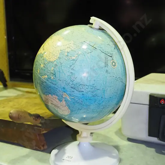 world globe H-320