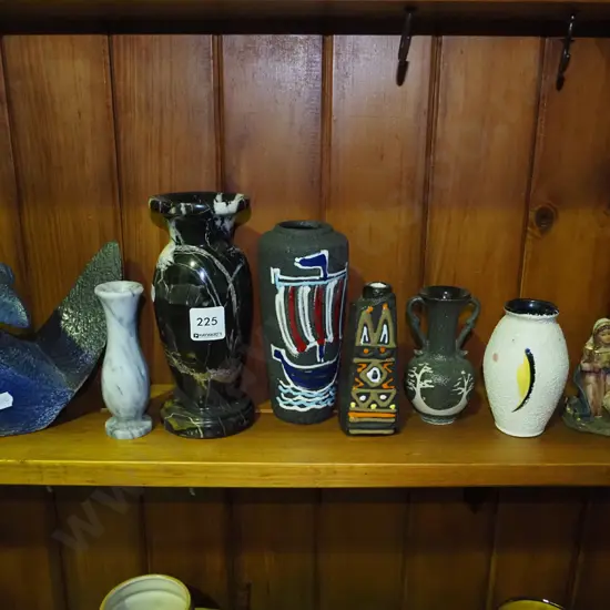 shelf of assorted vases and 2 figurines