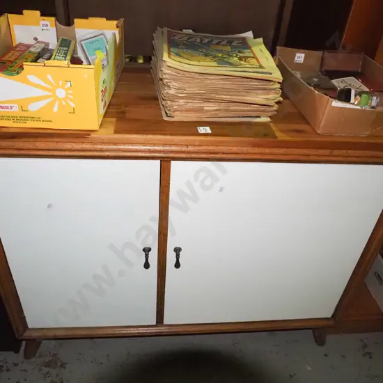 pine and white painted 2-door cupboard H-800 W-1000 D-410