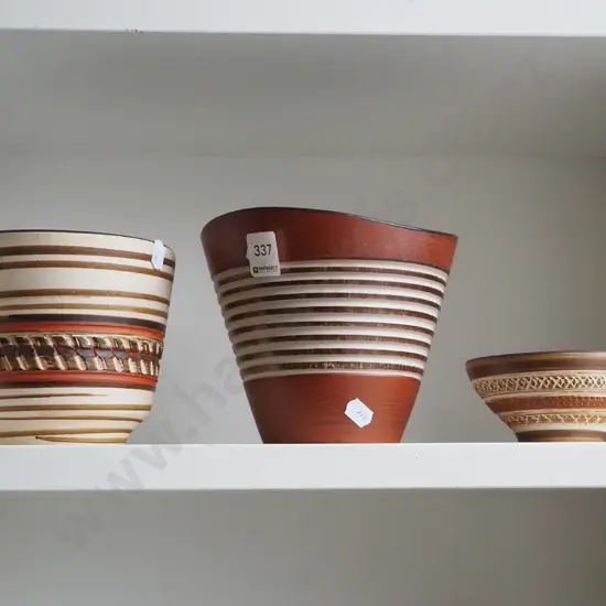 2 German pottery jardinieres and a small dish