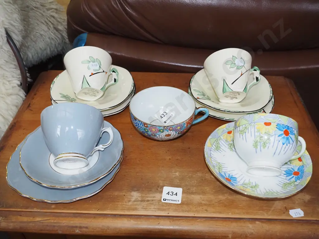 geisha cup, 3 trios, cup and saucer Image 1++