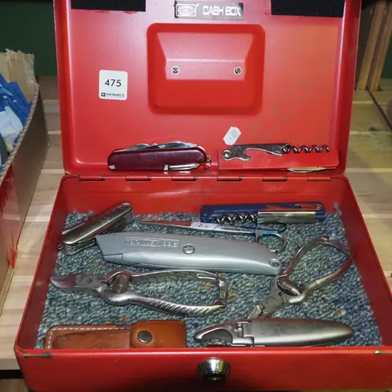 cash box - no key, pocket knives, scissors etc