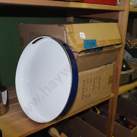 2 boxes of as new circular blue and white trays