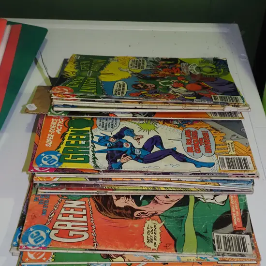 stack of green Lantern comics