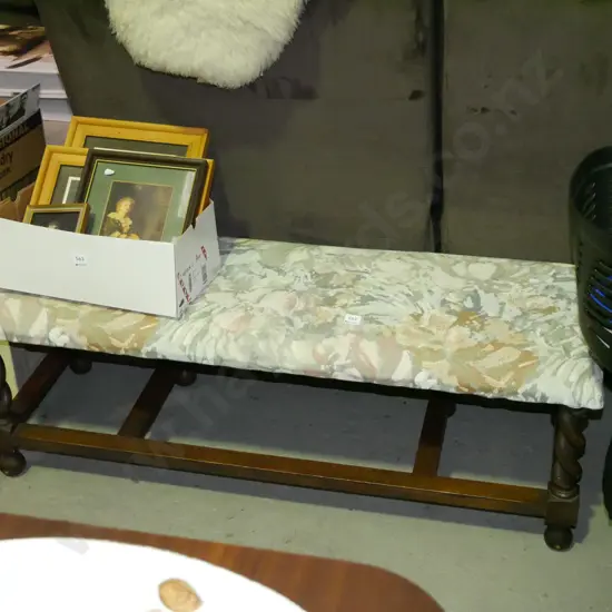 oak barley upholstered bench seat