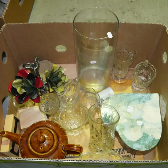 box; glass vase, tea pot, box etc