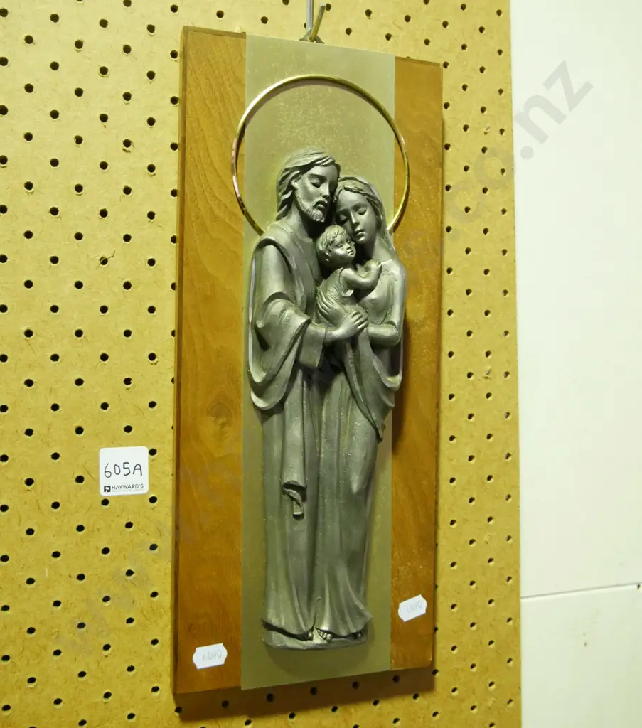 brass and wood religious wall plaque Image 1++