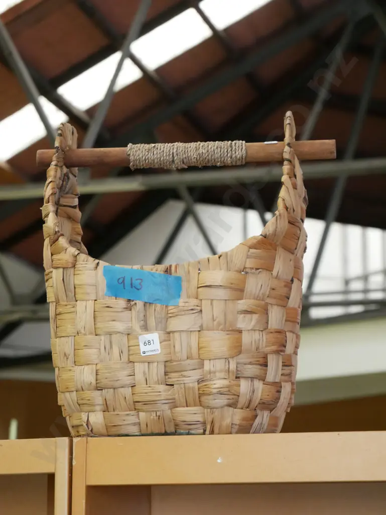 wood woven flax basket Image 1++