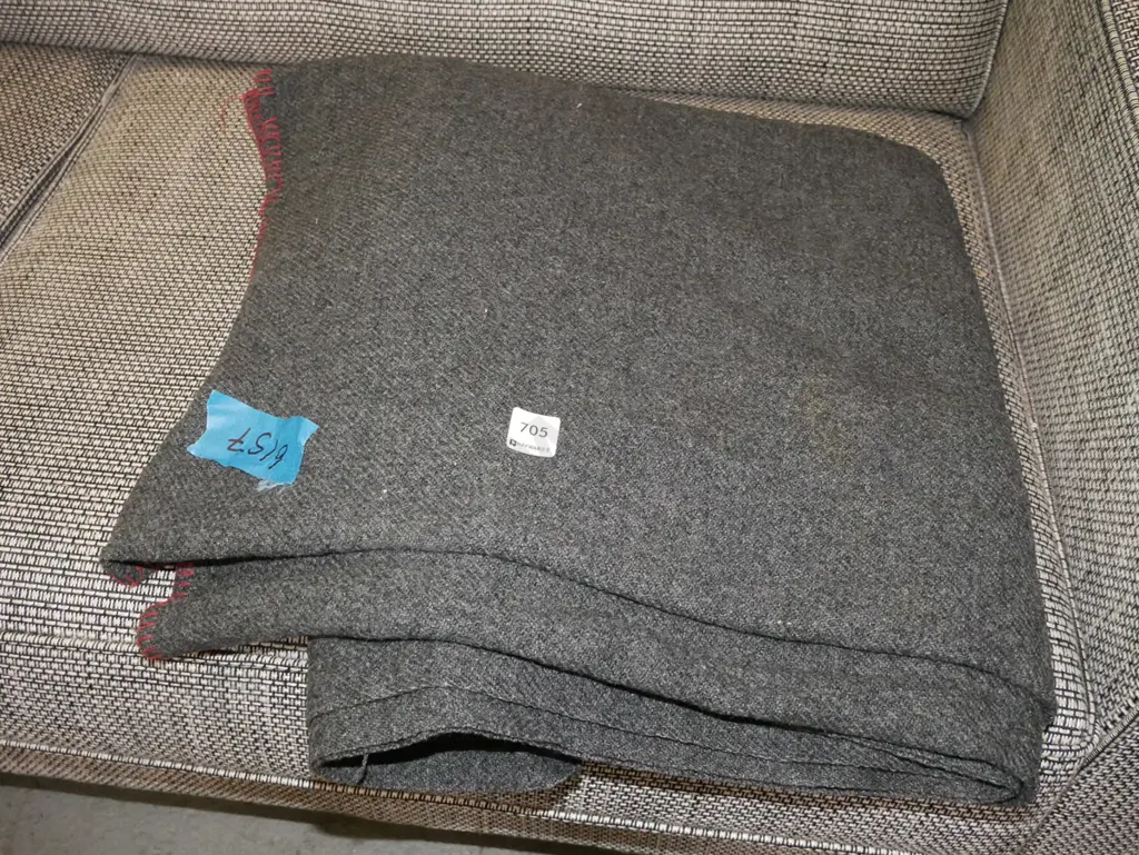 gray woollen blanket Image 1++