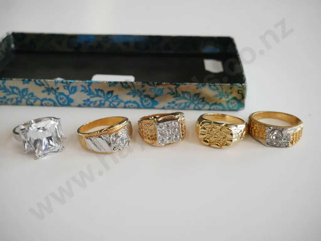5 x costume rings Image 1++
