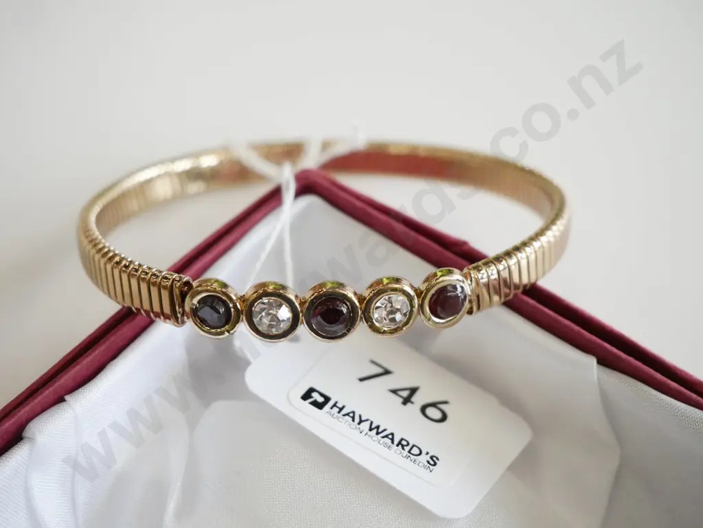 golden bracelet Image 1++