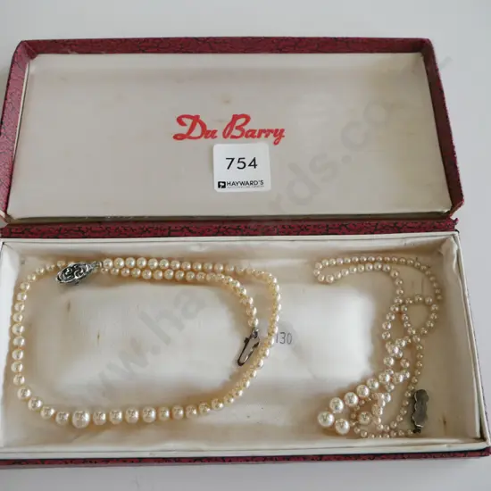 2 x faux pearl necklaces