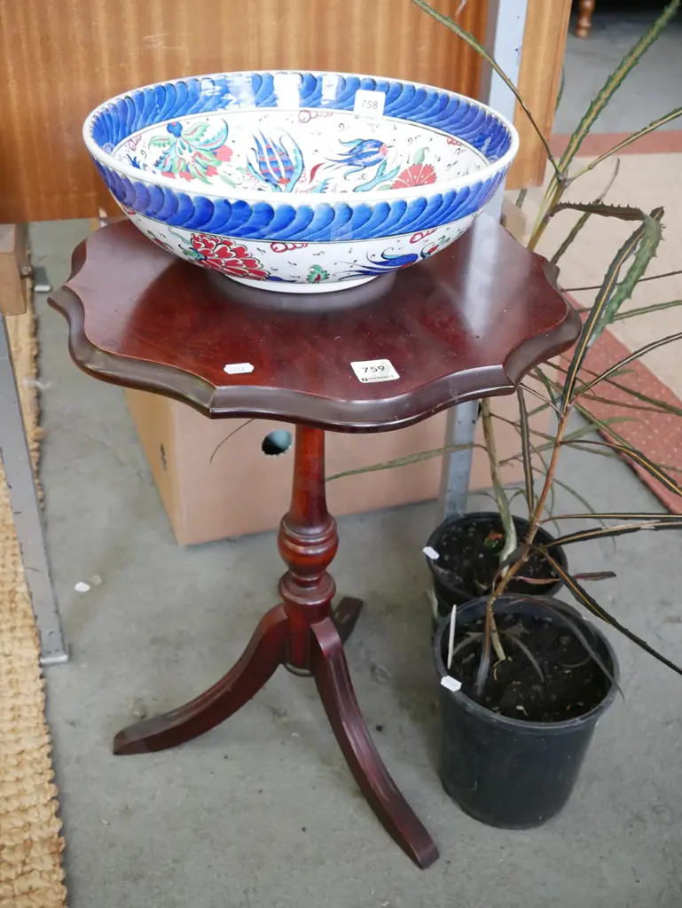 mahogany wine table Image 1++