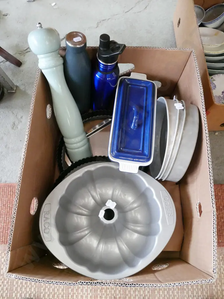 box; tall pepper grinder, casserole, cake tins etc Image 1++