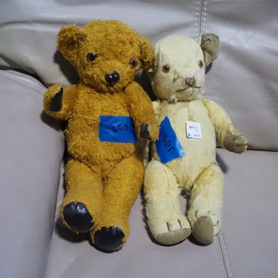 2x vintage teddy bears