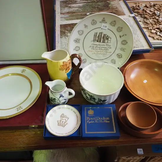 Limoges presentation plate, wooden and kauri bowls, Villeroy and Boch baking dish etc