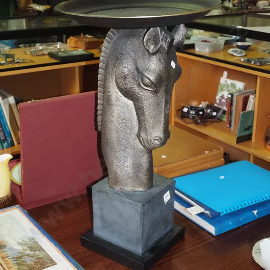 composite horse head jardiniere stand - tray needs attention H-590