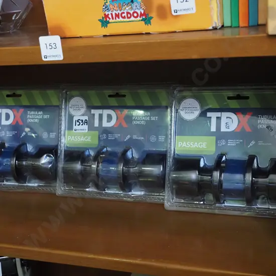 3x as-new TDX Passage door knob sets