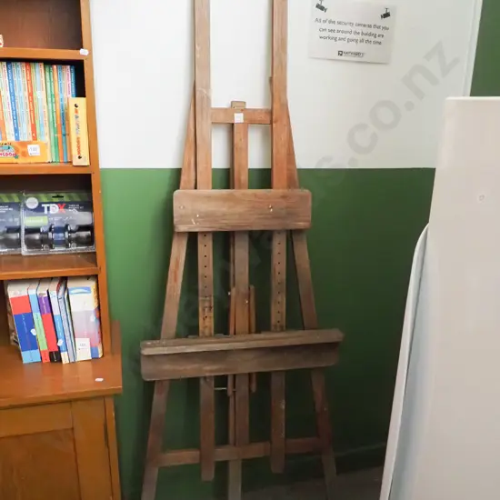 large artist's easel