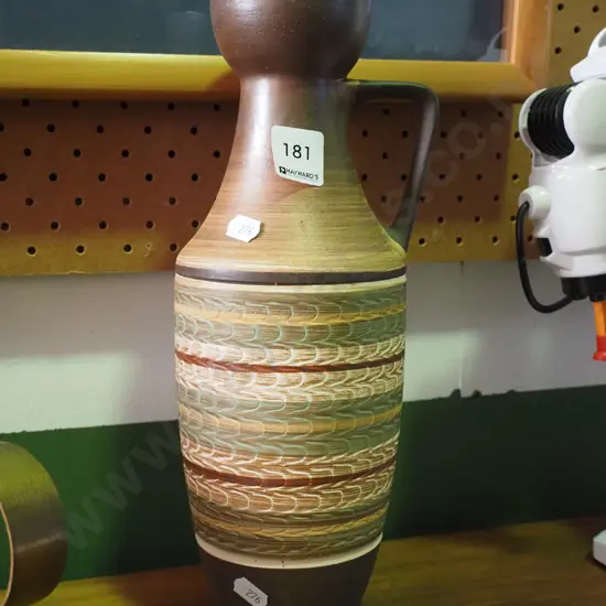 German pottery vase H-210