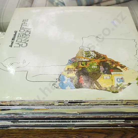 LPs; Joni Mitchell, Bob Dylan, Beatles etc