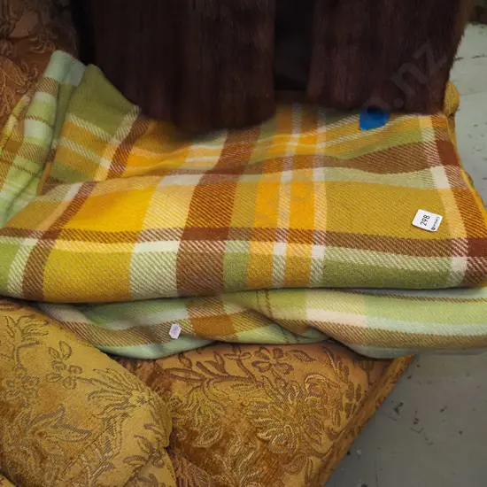 2 checked woollen blankets