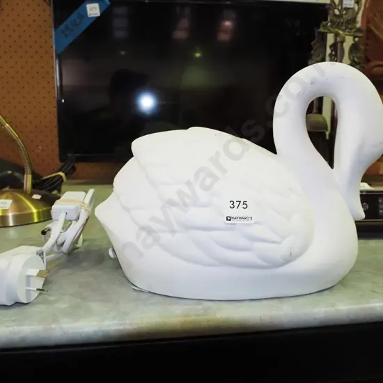 illuminated swan lamp