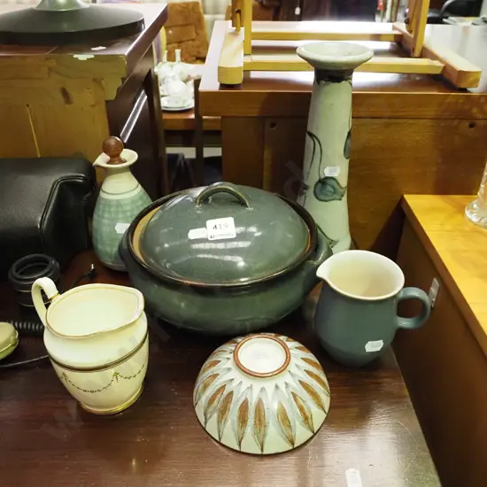 lidded casserole, Hanmer items etc