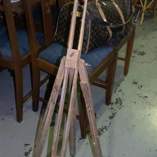 artist's easel