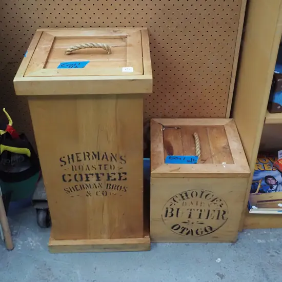 2x wooden storage boxes