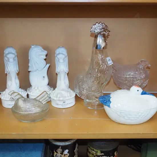 3x Singapore souvenir lidded bottles, 3x bird themed cover dishes, rooster decanter
