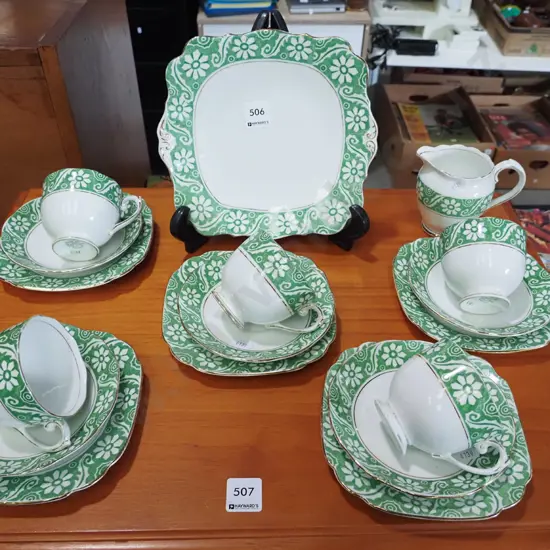 Roslyn green patterned tea set